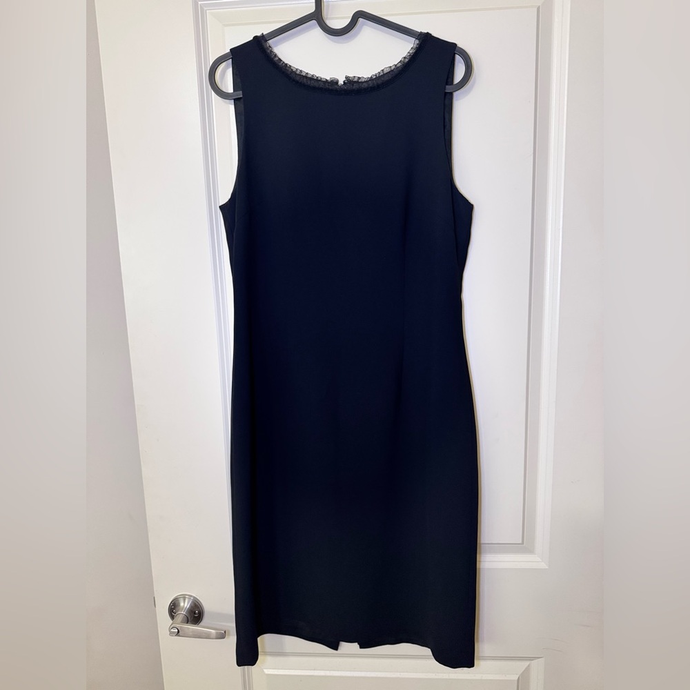 Spenser Jeremy Black Sleeveless Midi Shift Dress with Embellished Neckline